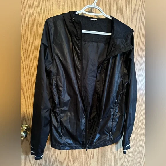 Under Armour Jacket - Picture 5 of 5